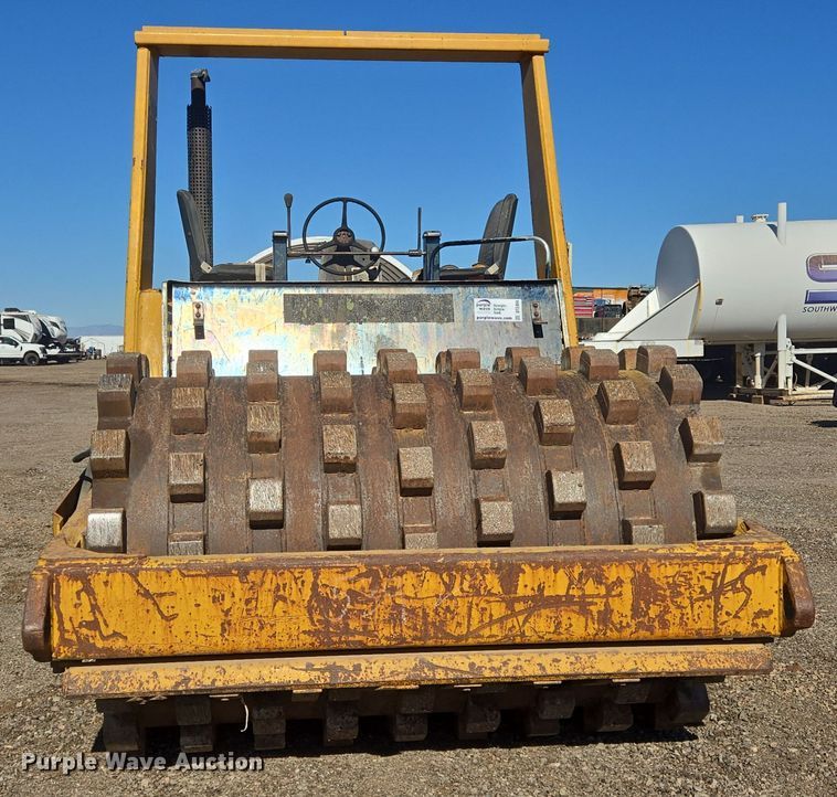 image for item DT5464 Hyster C600 single drum vibratory roller