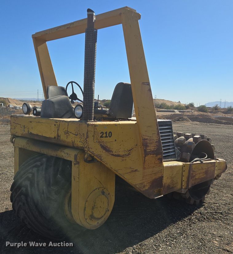 image for item DT5464 Hyster C600 single drum vibratory roller