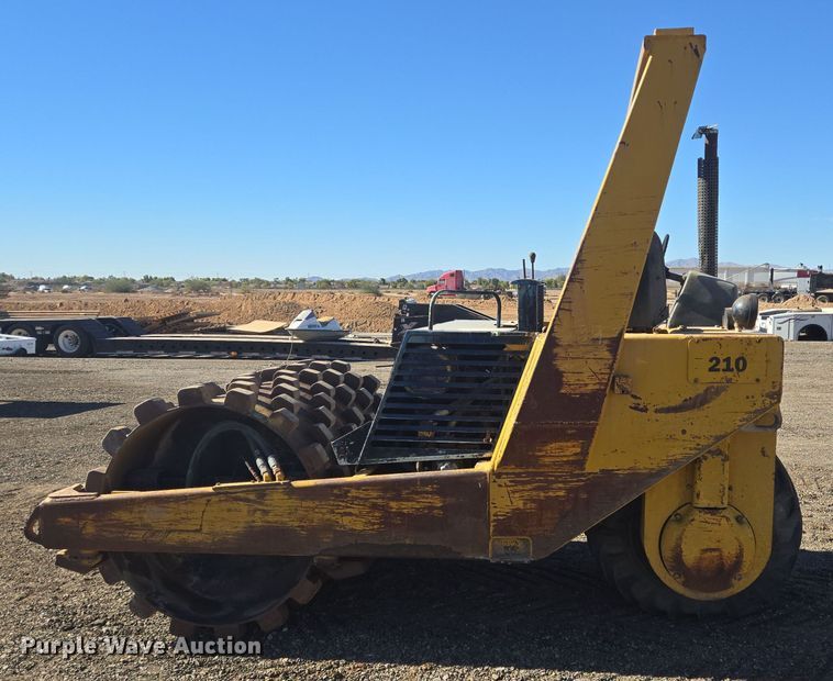 image for item DT5464 Hyster C600 single drum vibratory roller