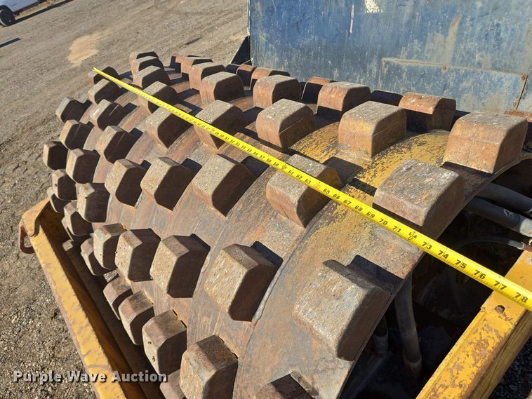 image for item DT5464 Hyster C600 single drum vibratory roller