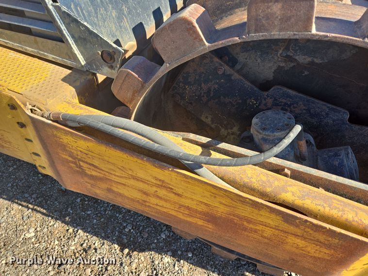 image for item DT5464 Hyster C600 single drum vibratory roller