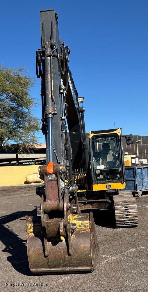 image for item DT5465 2012 John Deere 180G LC excavator