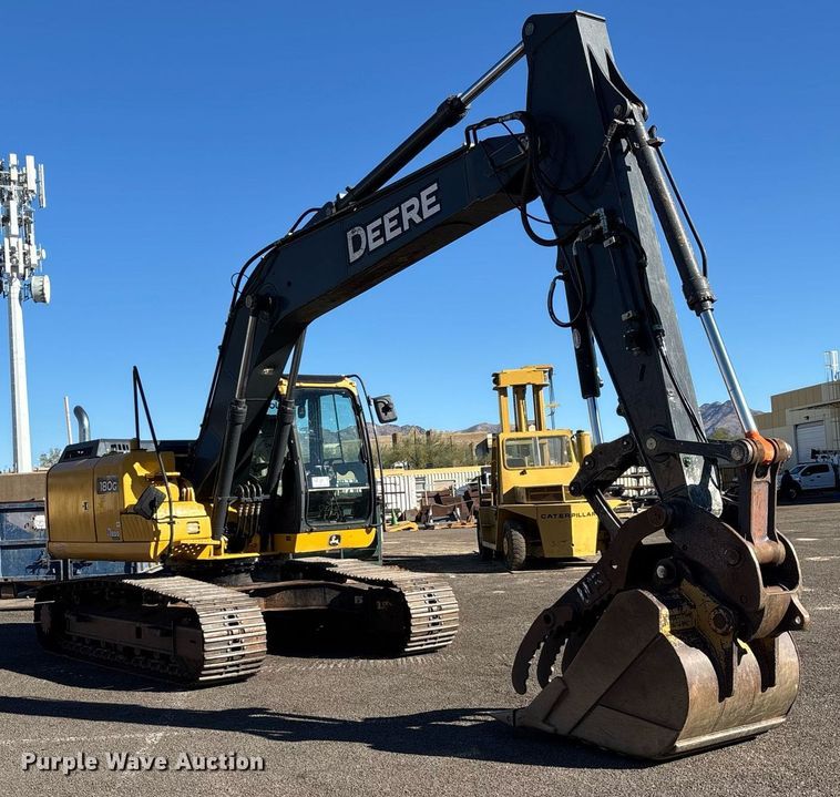 image for item DT5465 2012 John Deere 180G LC excavator