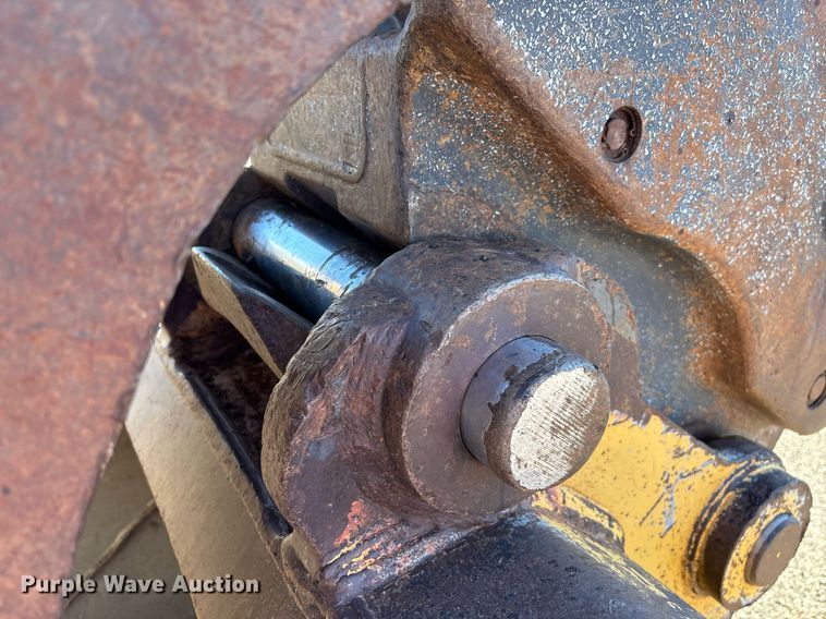 image for item DT5465 2012 John Deere 180G LC excavator