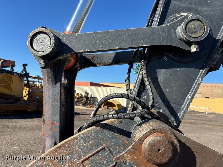 image for item DT5465 2012 John Deere 180G LC excavator