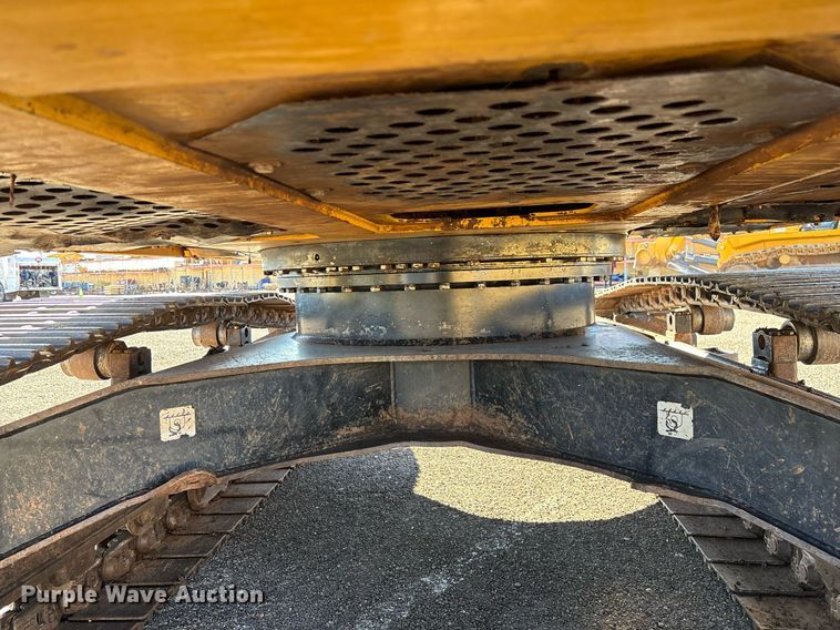 image for item DT5465 2012 John Deere 180G LC excavator