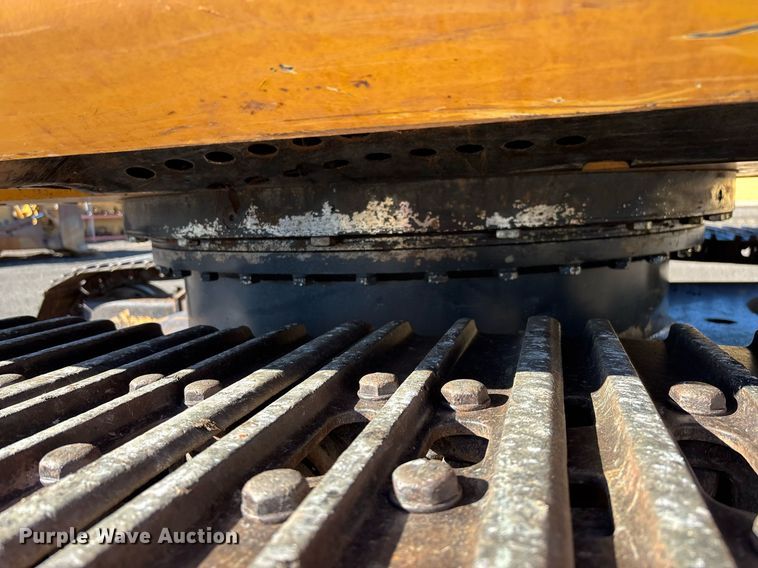 image for item DT5465 2012 John Deere 180G LC excavator