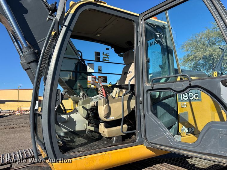 image for item DT5465 2012 John Deere 180G LC excavator