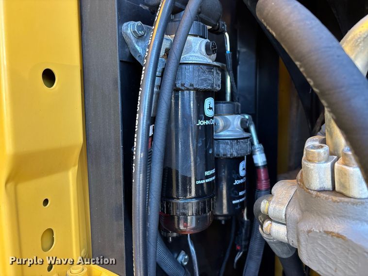 image for item DT5465 2012 John Deere 180G LC excavator