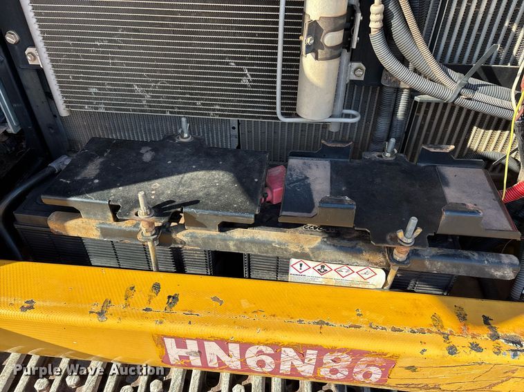 image for item DT5465 2012 John Deere 180G LC excavator