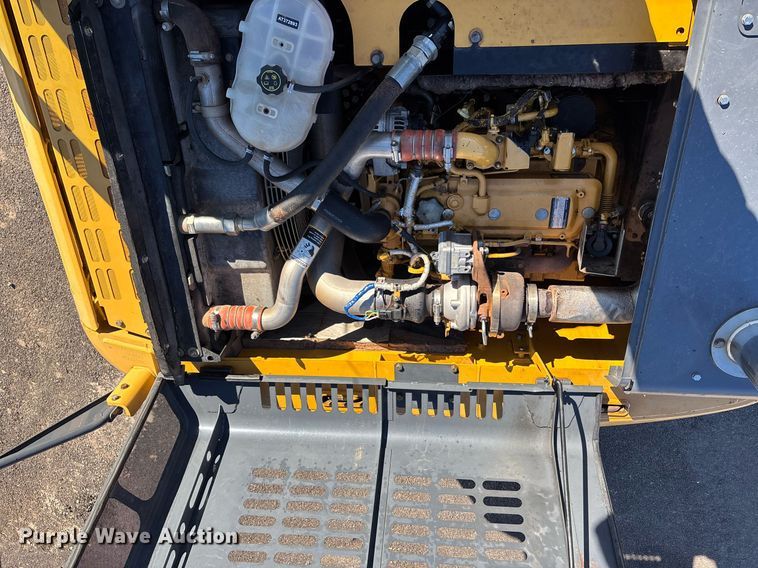 image for item DT5465 2012 John Deere 180G LC excavator