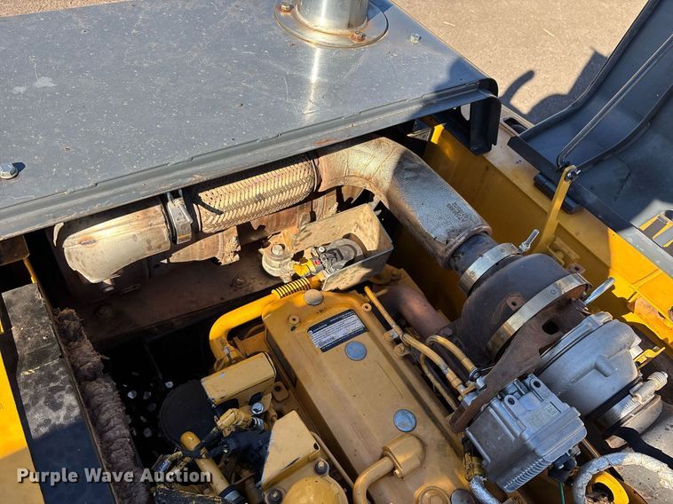 image for item DT5465 2012 John Deere 180G LC excavator