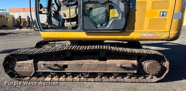 image for item DT5465 2012 John Deere 180G LC excavator