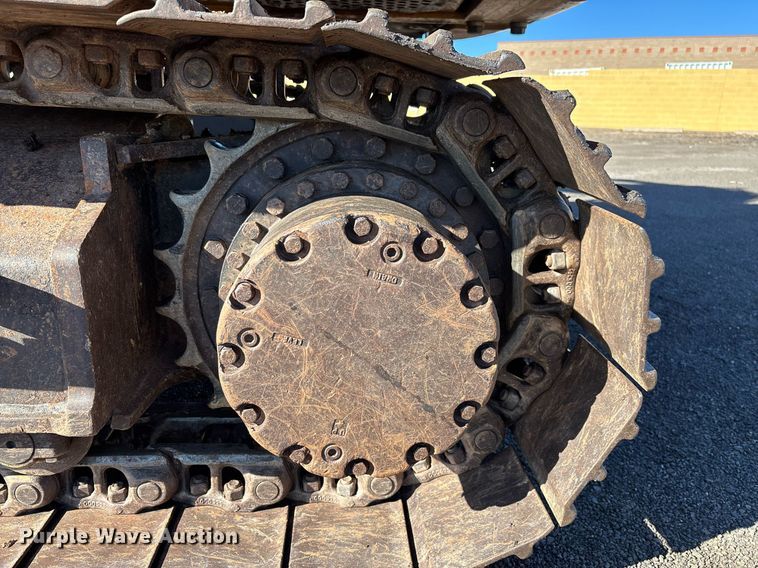 image for item DT5465 2012 John Deere 180G LC excavator