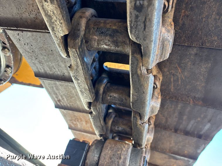 image for item DT5465 2012 John Deere 180G LC excavator