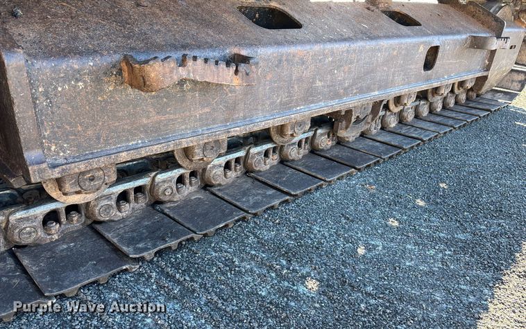 image for item DT5465 2012 John Deere 180G LC excavator