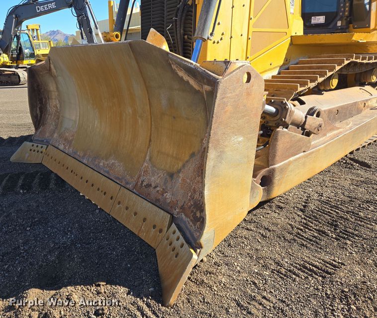 image for item DT5466 2016 John Deere 1050K dozer