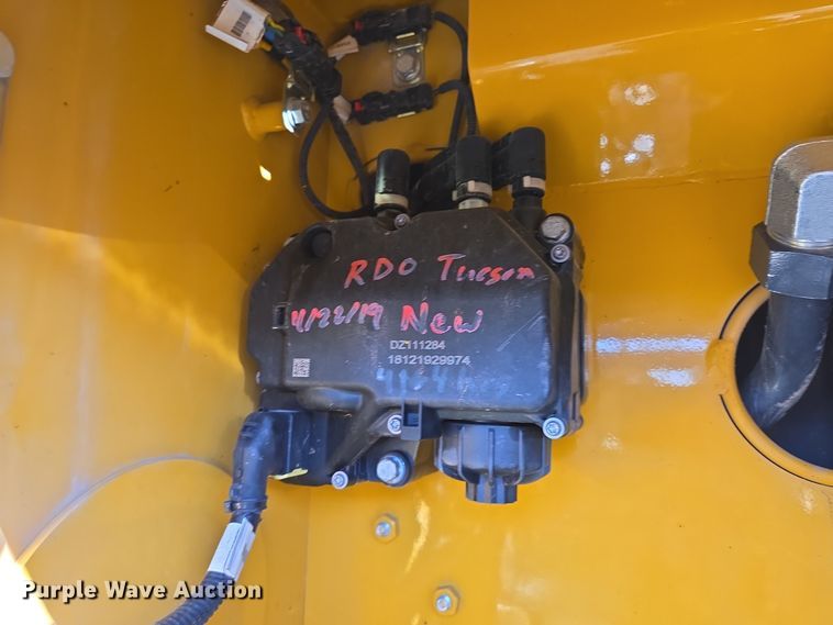 image for item DT5466 2016 John Deere 1050K dozer