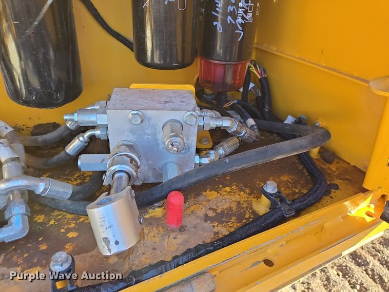 image for item DT5466 2016 John Deere 1050K dozer