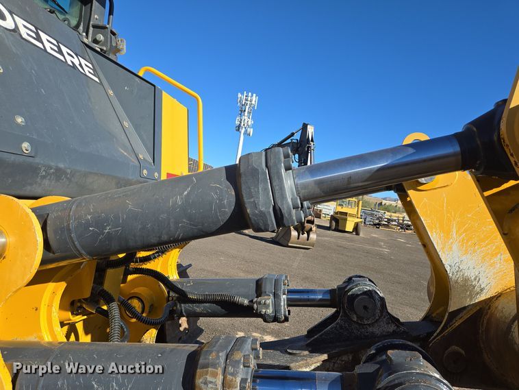 image for item DT5466 2016 John Deere 1050K dozer