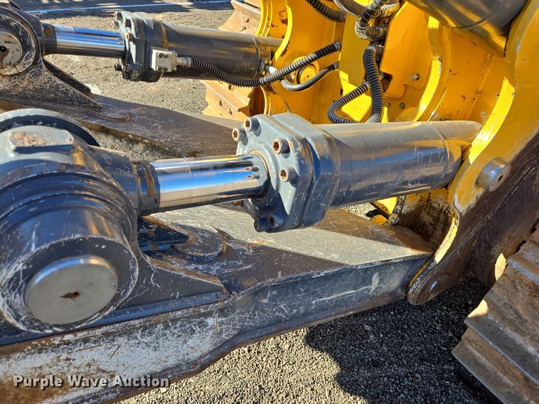 image for item DT5466 2016 John Deere 1050K dozer