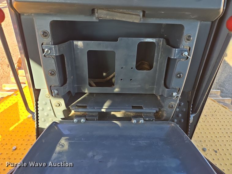 image for item DT5466 2016 John Deere 1050K dozer