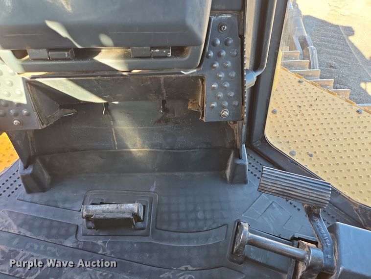 image for item DT5466 2016 John Deere 1050K dozer