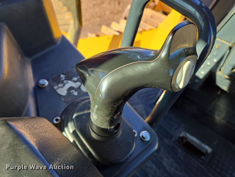 image for item DT5466 2016 John Deere 1050K dozer