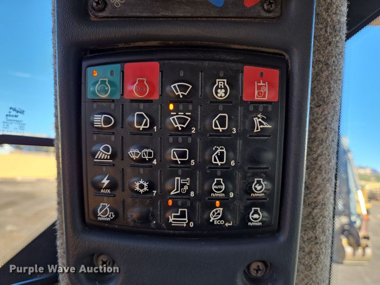 image for item DT5466 2016 John Deere 1050K dozer