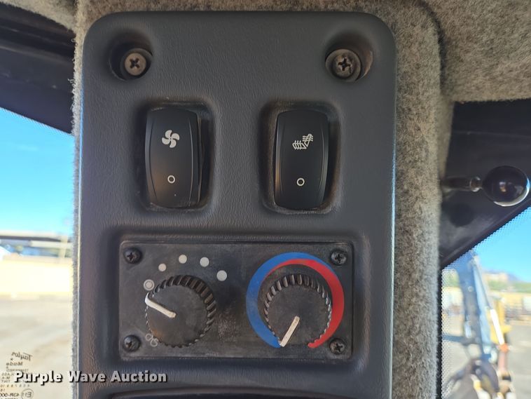 image for item DT5466 2016 John Deere 1050K dozer