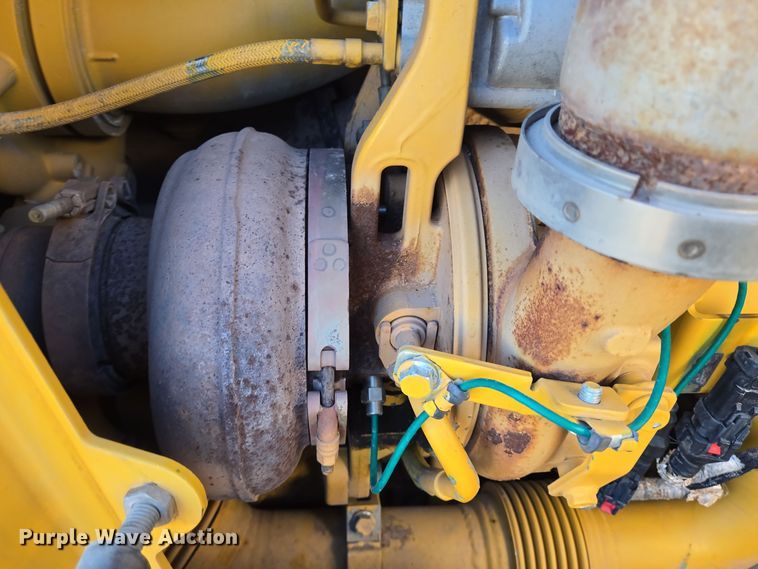 image for item DT5466 2016 John Deere 1050K dozer