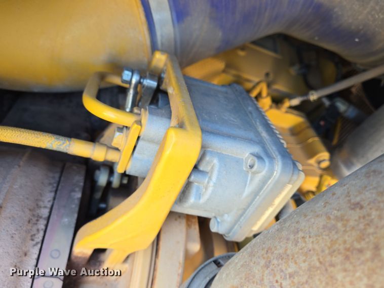 image for item DT5466 2016 John Deere 1050K dozer