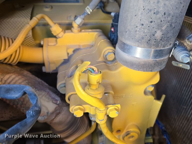 image for item DT5466 2016 John Deere 1050K dozer