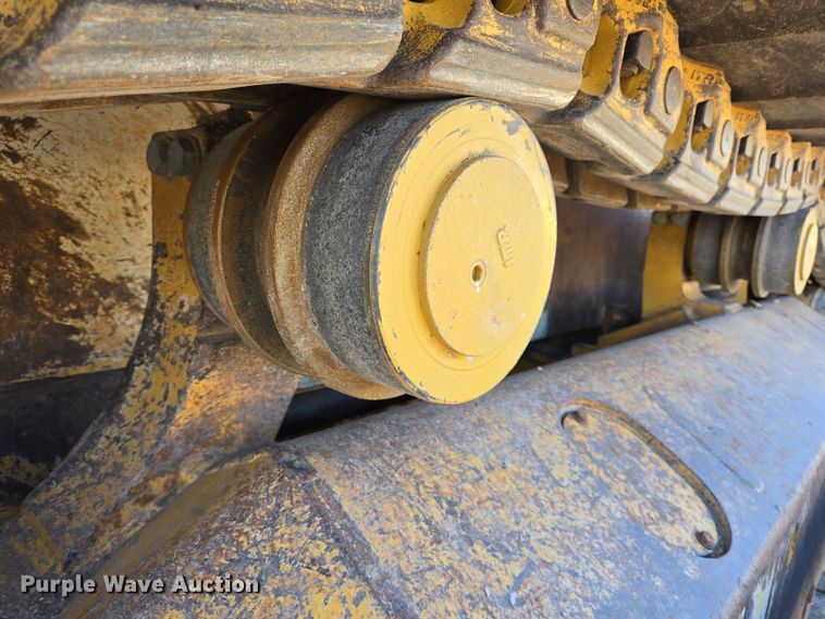 image for item DT5466 2016 John Deere 1050K dozer