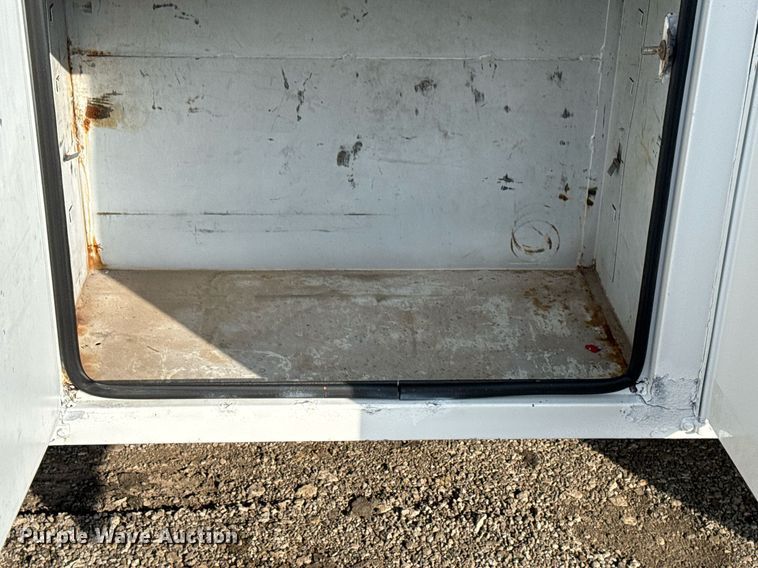 image for item EG2437 2011 Ford F450 Super Duty bucket truck