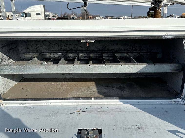 image for item EG2437 2011 Ford F450 Super Duty bucket truck