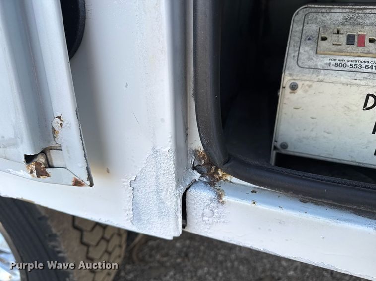 image for item EG2437 2011 Ford F450 Super Duty bucket truck