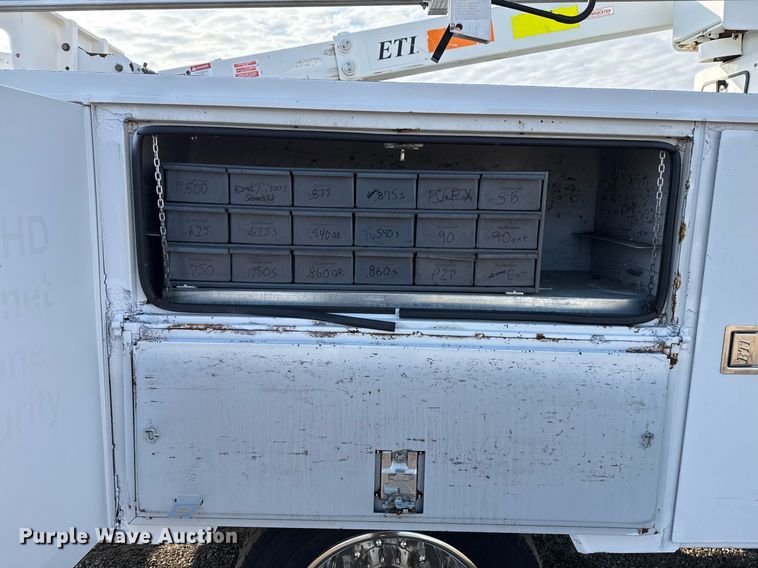 image for item EG2437 2011 Ford F450 Super Duty bucket truck