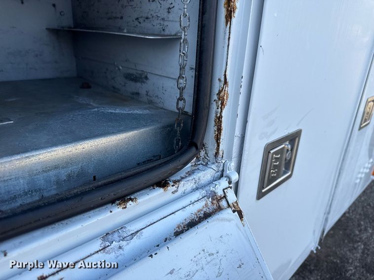 image for item EG2437 2011 Ford F450 Super Duty bucket truck