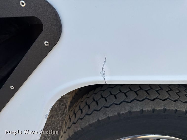 image for item EG2437 2011 Ford F450 Super Duty bucket truck