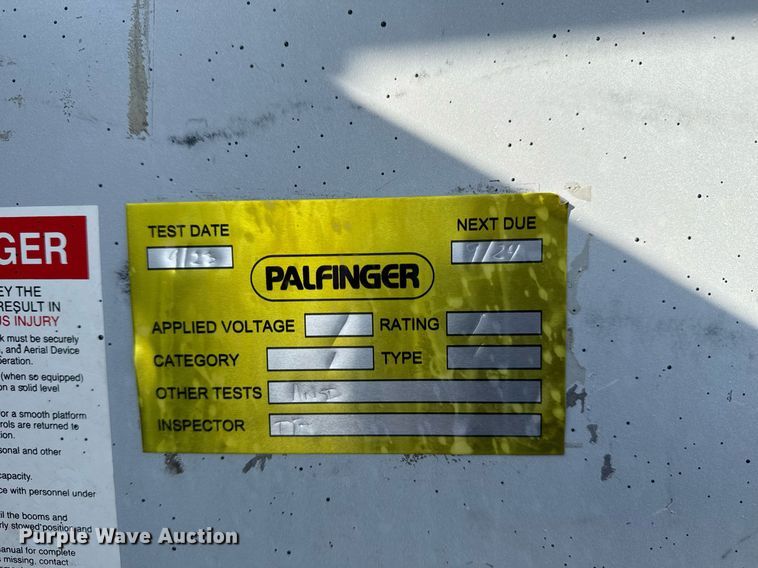 image for item EG2437 2011 Ford F450 Super Duty bucket truck