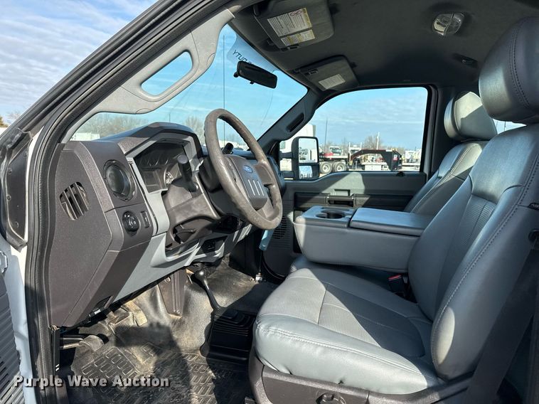 image for item EG2437 2011 Ford F450 Super Duty bucket truck