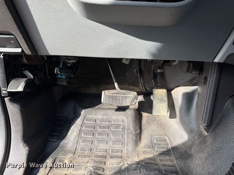 image for item EG2437 2011 Ford F450 Super Duty bucket truck