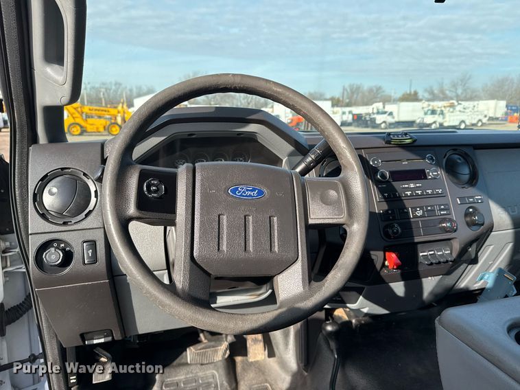 image for item EG2437 2011 Ford F450 Super Duty bucket truck