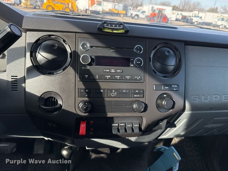 image for item EG2437 2011 Ford F450 Super Duty bucket truck