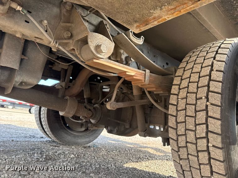 image for item EG2437 2011 Ford F450 Super Duty bucket truck