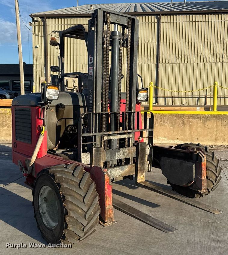 image for item EG7981 2006 Moffett M55 forklift