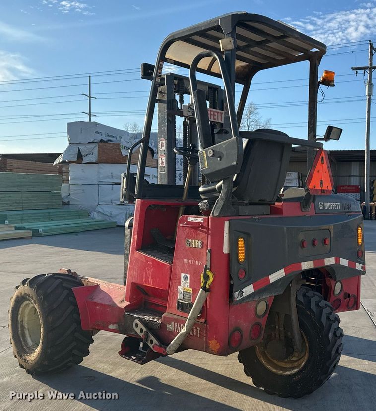 image for item EG7981 2006 Moffett M55 forklift
