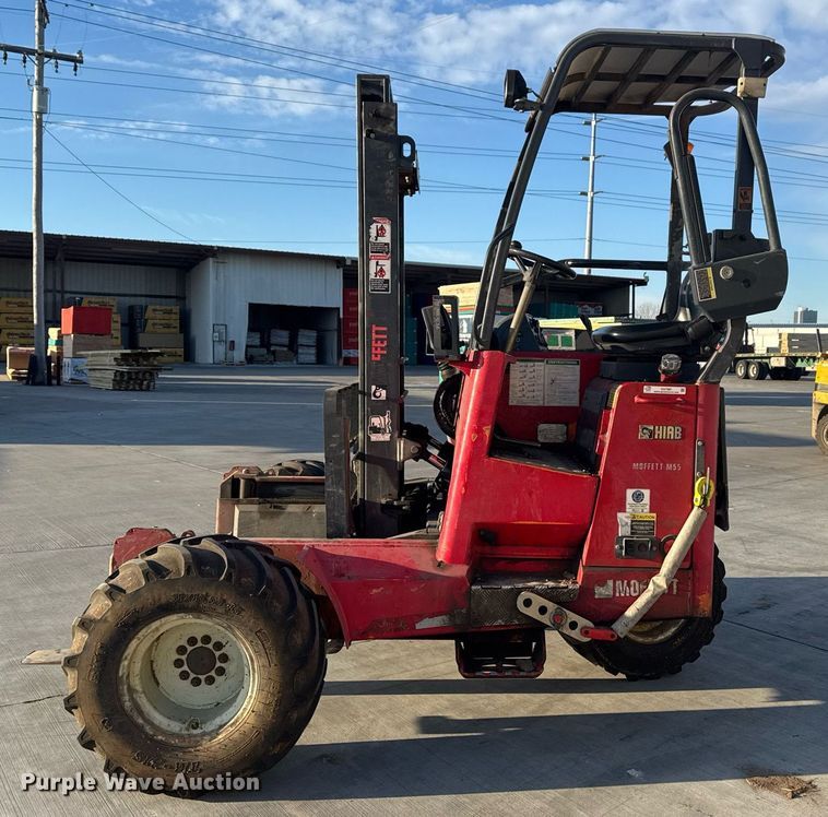 image for item EG7981 2006 Moffett M55 forklift