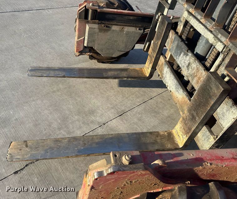 image for item EG7981 2006 Moffett M55 forklift